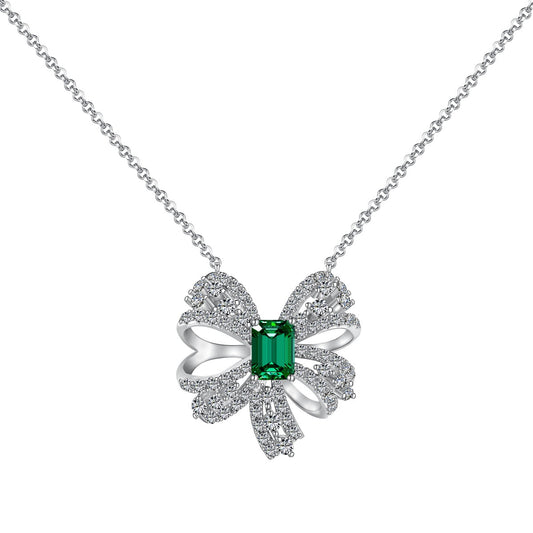 [Tonmkive Jewelry] قلادة فاخرة بقطع الزمرد على شكل زهرة