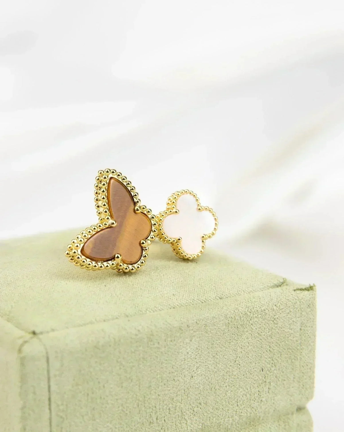 [⭐JeweliWhal]LUCKY BETWEEN THE FINGER RING