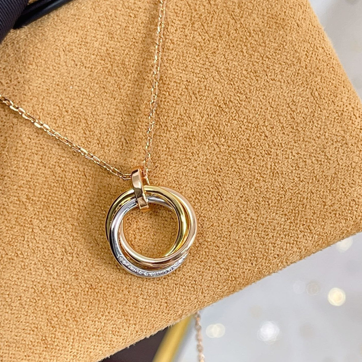 [⭐JeweliWhal]TRINITY NECKLACE SILVER GOLD PINK GOLD DIAMONDS