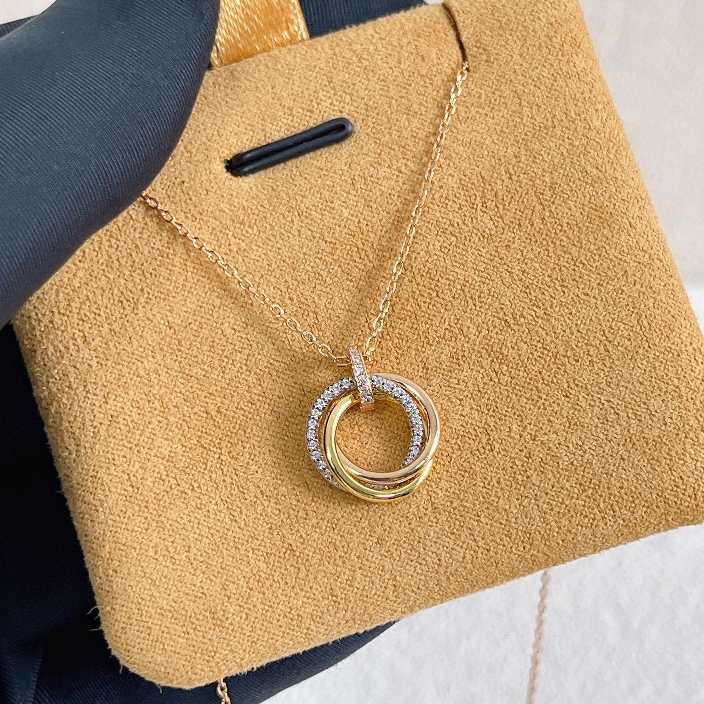 [⭐JeweliWhal]TRINITY NECKLACE SILVER GOLD PINK GOLD DIAMONDS