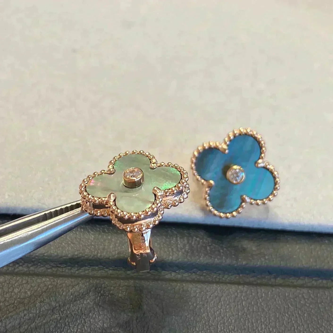 [⭐JeweliWhal]CLOVER MEDIUM 1 MOTIFS GRAY MOP  DIAMOND EARRINGS
