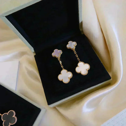 [⭐JeweliWhal]CLOVER 2 MOTIF WHITE MOP EARRINGS