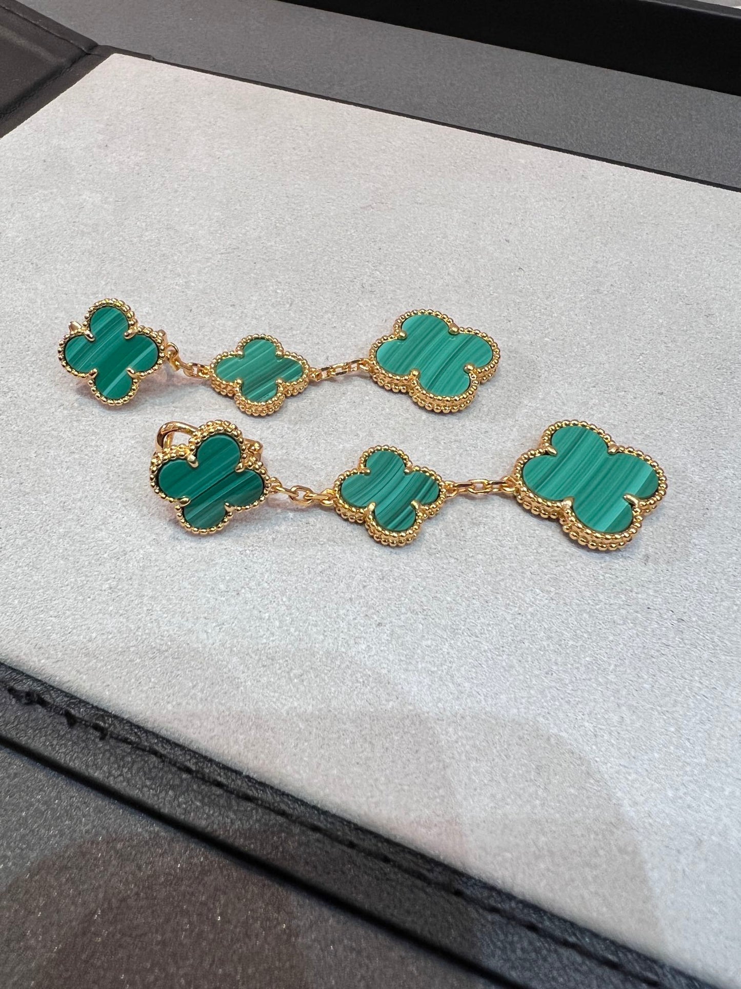 [⭐JeweliWhal]CLOVER MALACHITE 3 MOTIFS GOLD