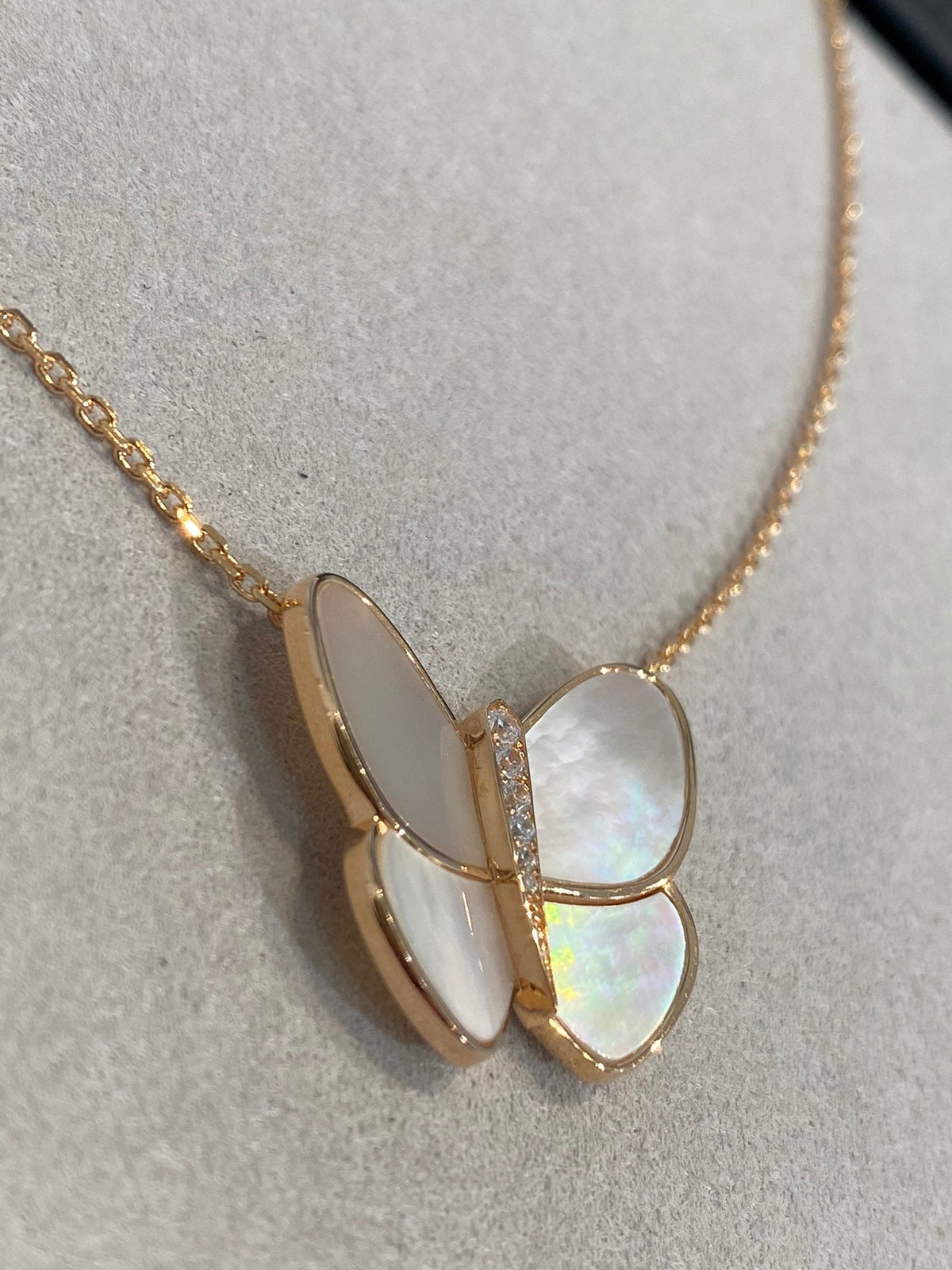 [⭐JeweliWhal]BUTTERFLY GOLD MOP DIAMOND NECKLACE