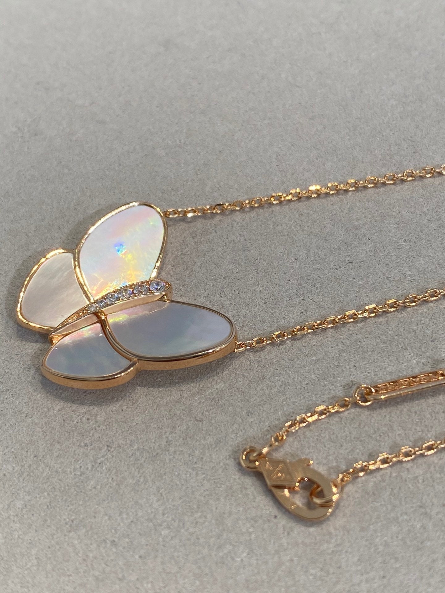 [⭐JeweliWhal]BUTTERFLY GOLD MOP DIAMOND NECKLACE