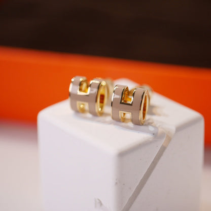 [⭐JeweliWhal]MINI POP H GOLD EARRINGS GREY