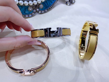 [⭐JeweliWhal]H CHAMPAGNE BRACELET