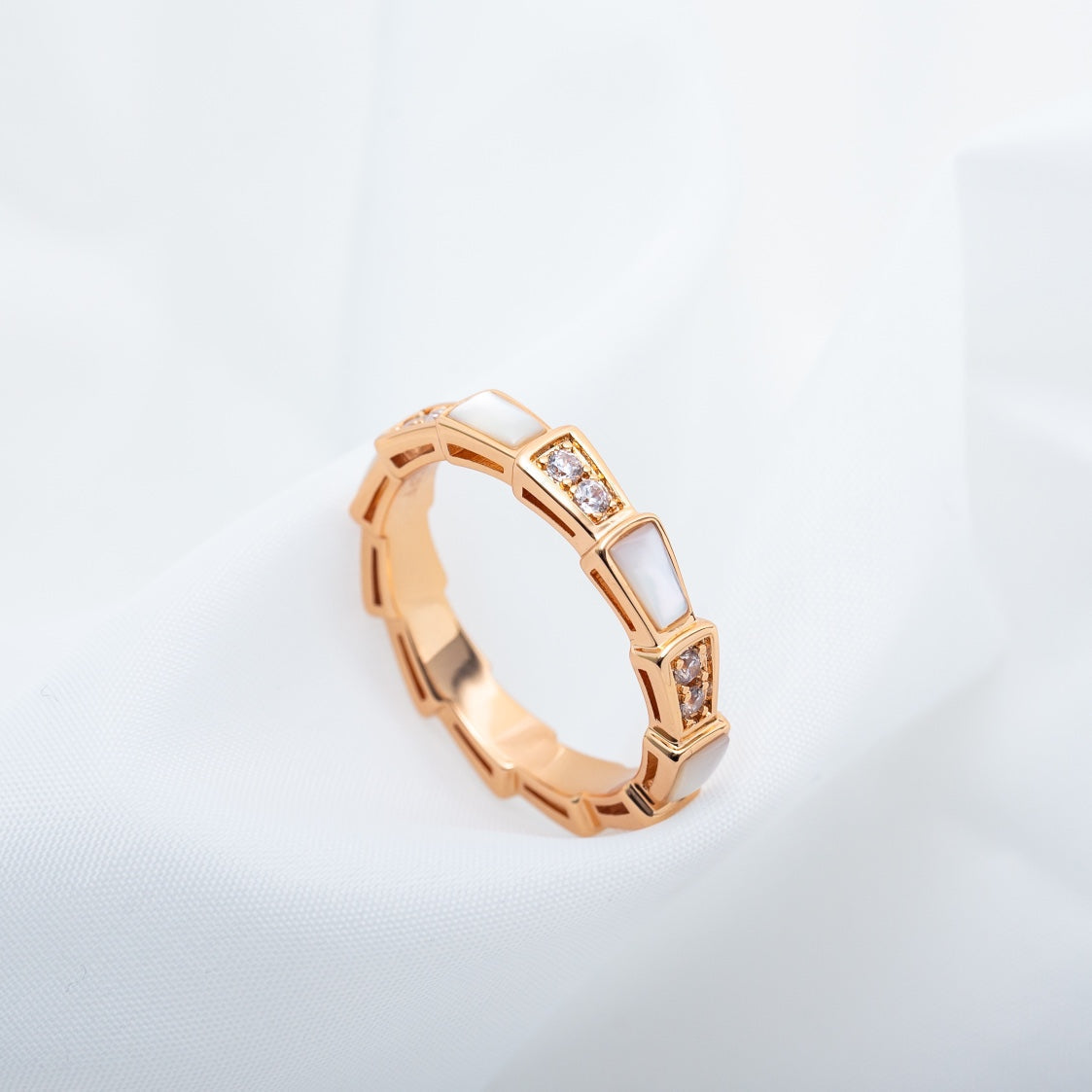 [⭐JeweliWhal]SERPENTI RING PINK GOLD DIAMOND MOP 3MM