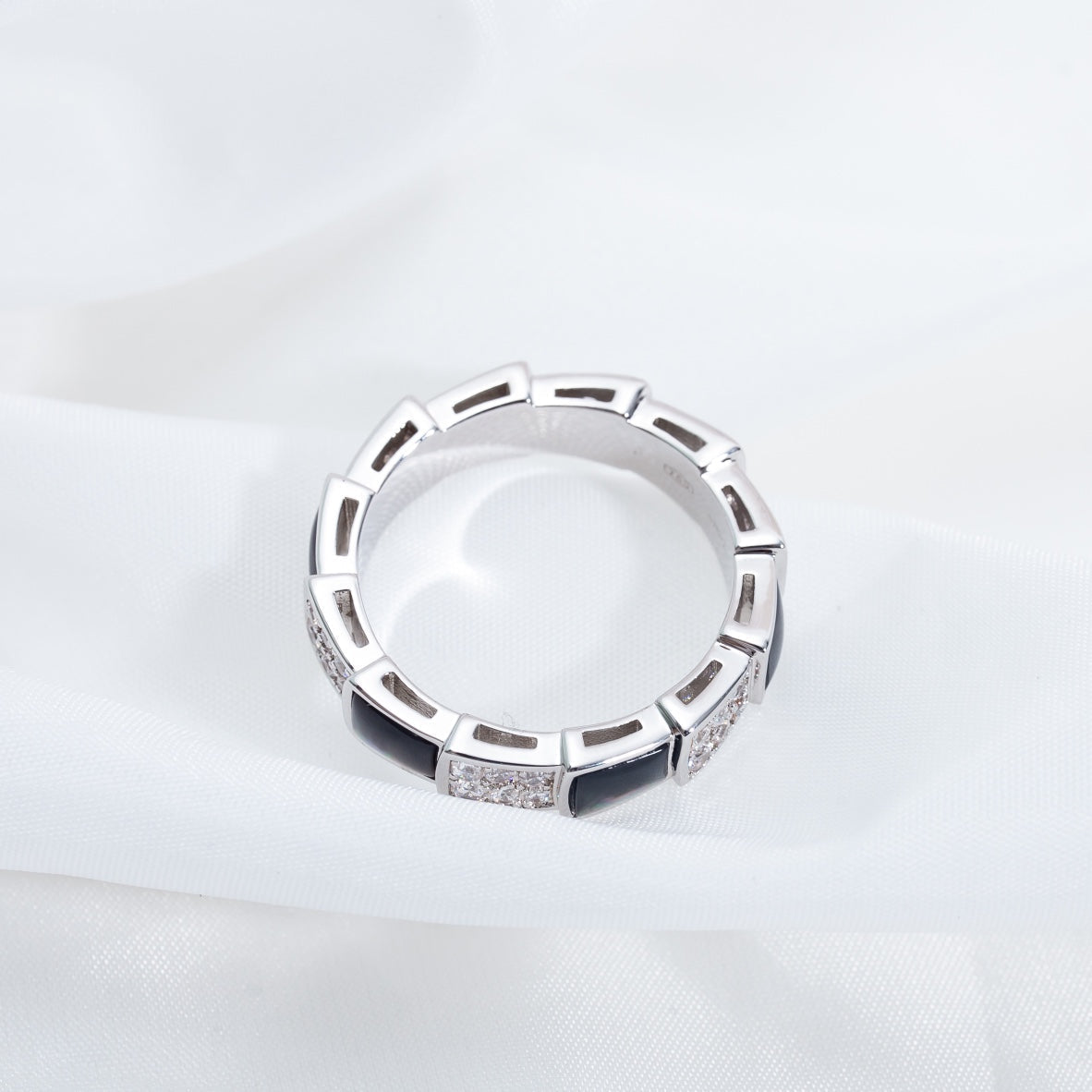 [⭐JeweliWhal]SERPENTI RING SILVER DIAMOND BLACK MOP 4MM