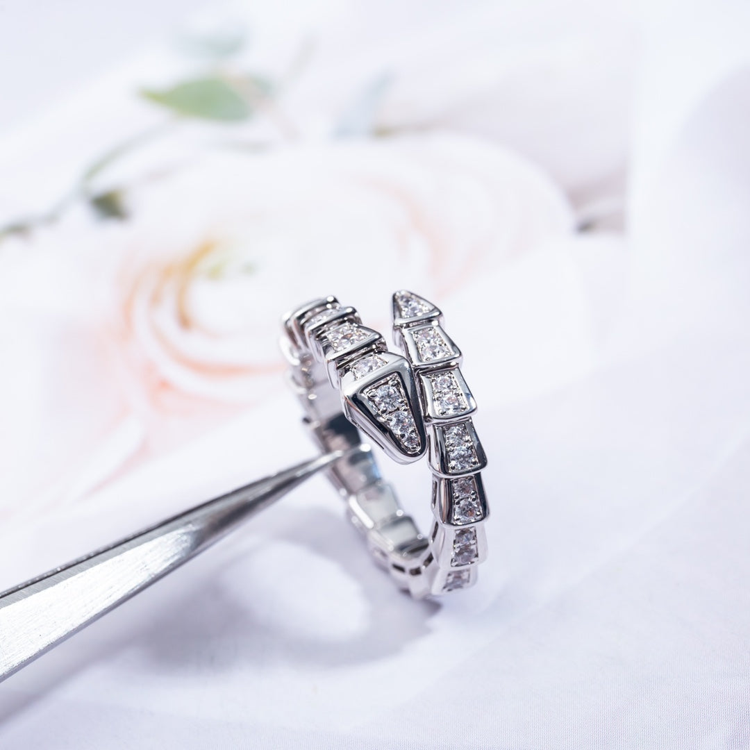 [⭐JeweliWhal]SERPENTI RING SILVER DIAMOND PAVED 4MM