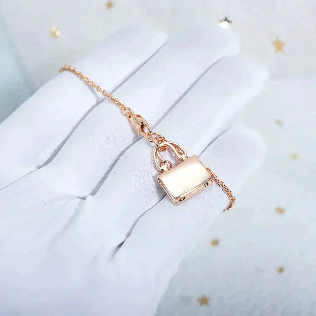 [⭐JeweliWhal]AMULETTE PEDANT ROSE GOLD NECKLACE