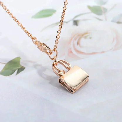 [⭐JeweliWhal]AMULETTE PEDANT ROSE GOLD NECKLACE