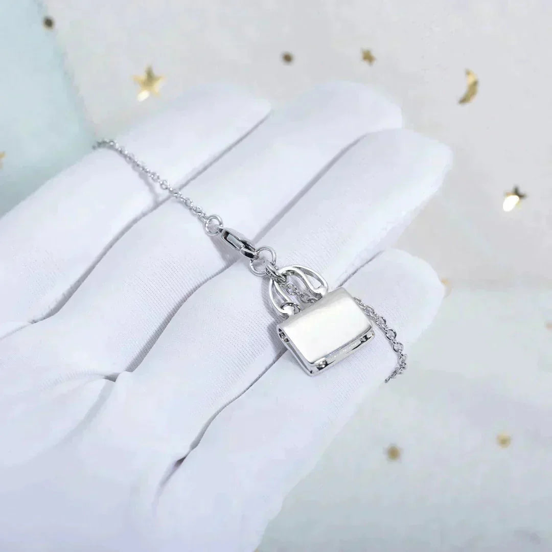 [⭐JeweliWhal]AMULETTE PEDANT SILVER NECKLACE