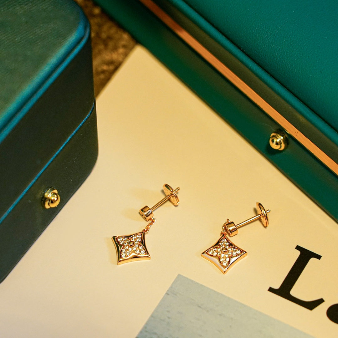 [⭐JeweliWhal]STAR DIAMONDS EARRINGS GOLD