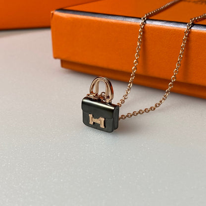 [⭐JeweliWhal]CONSTANCE BLACK PEDANT PINK GOLD NECKLACE