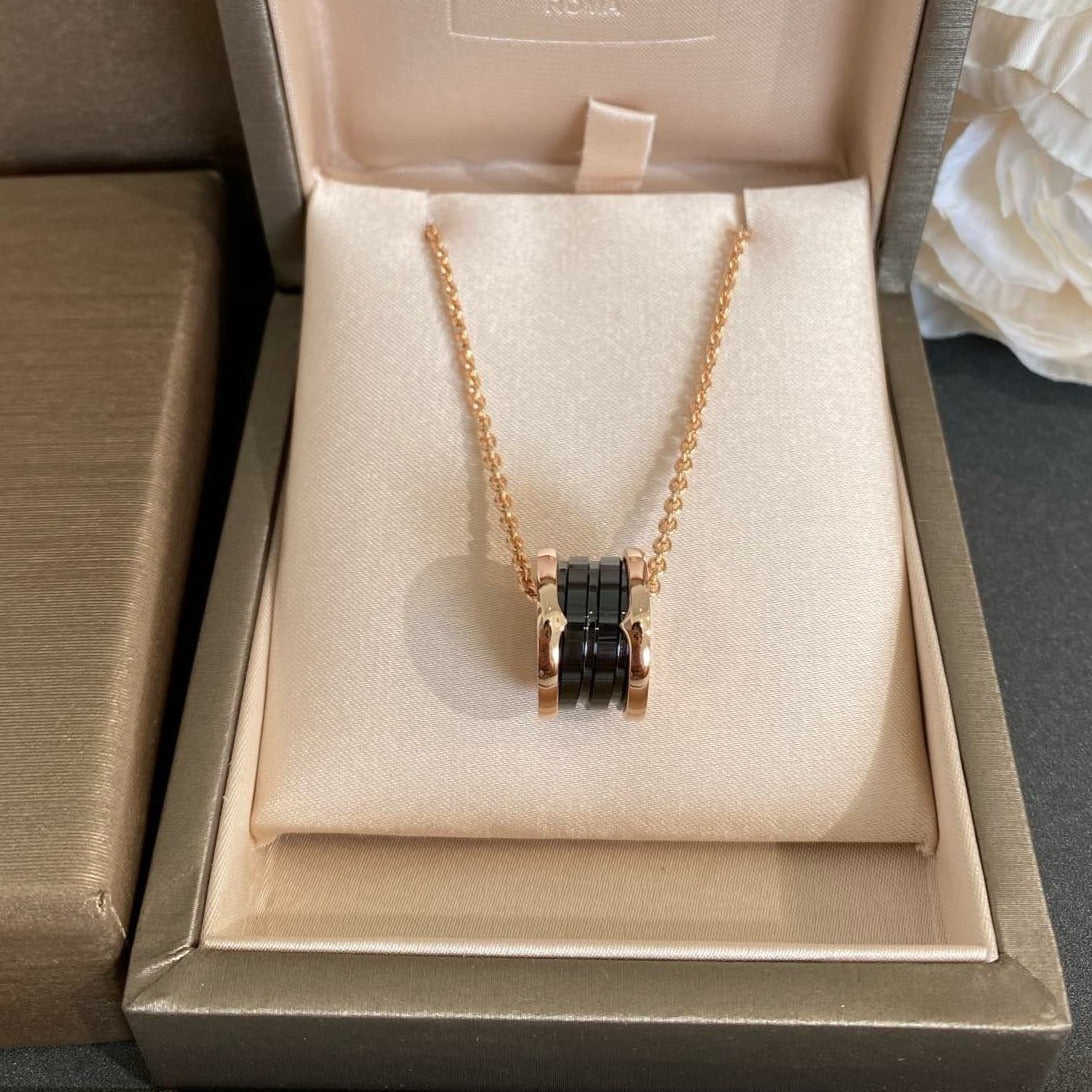 [⭐JeweliWhal]ZERO 1 BLACK CERAMIC PINK GOLD NECKLACE