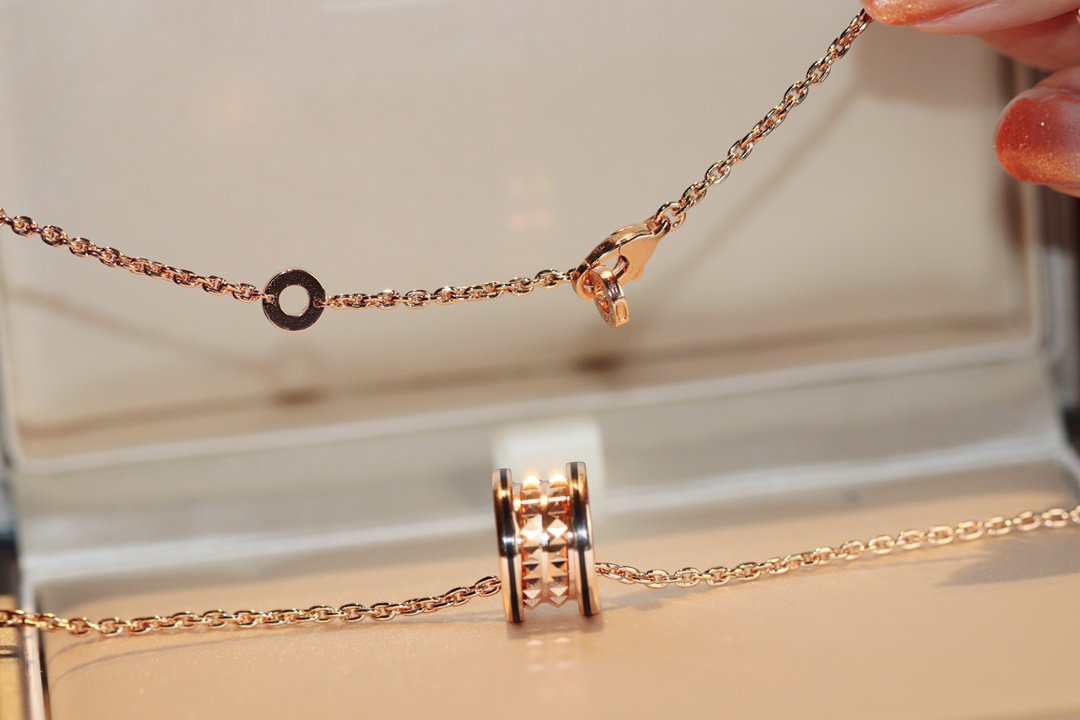 [⭐JeweliWhal]ZERO 1 ROCK PEDANT PINK GOLD BLACK NECKLACE