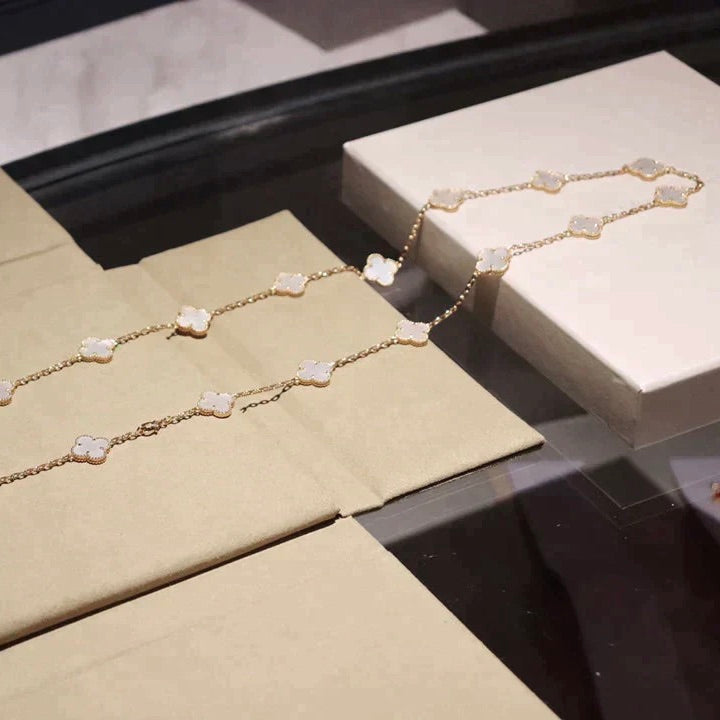 [⭐JeweliWhal]CLOVER 20 MOTIFS WHITE MOP NECKLACE
