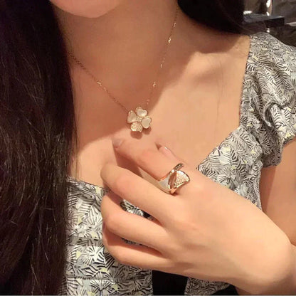 [⭐JeweliWhal]CLOVER MOP DIAMOND ROSE GOLD NECKLACE