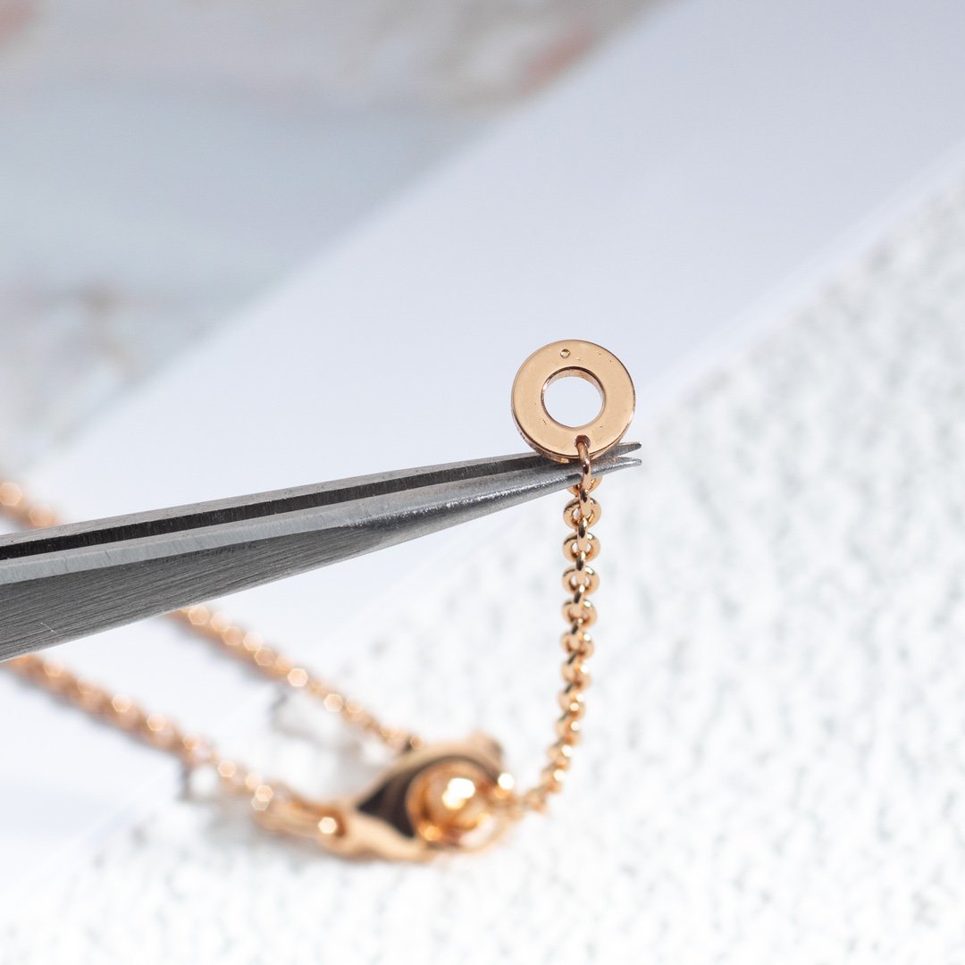 [⭐JeweliWhal]ZERO 1 WHITE CERAMIC PINK GOLD DIAMOND NECKLACE