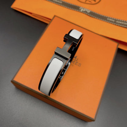 [⭐JeweliWhal]H BRACELET 12MM BLACK WHITE CERAMIC