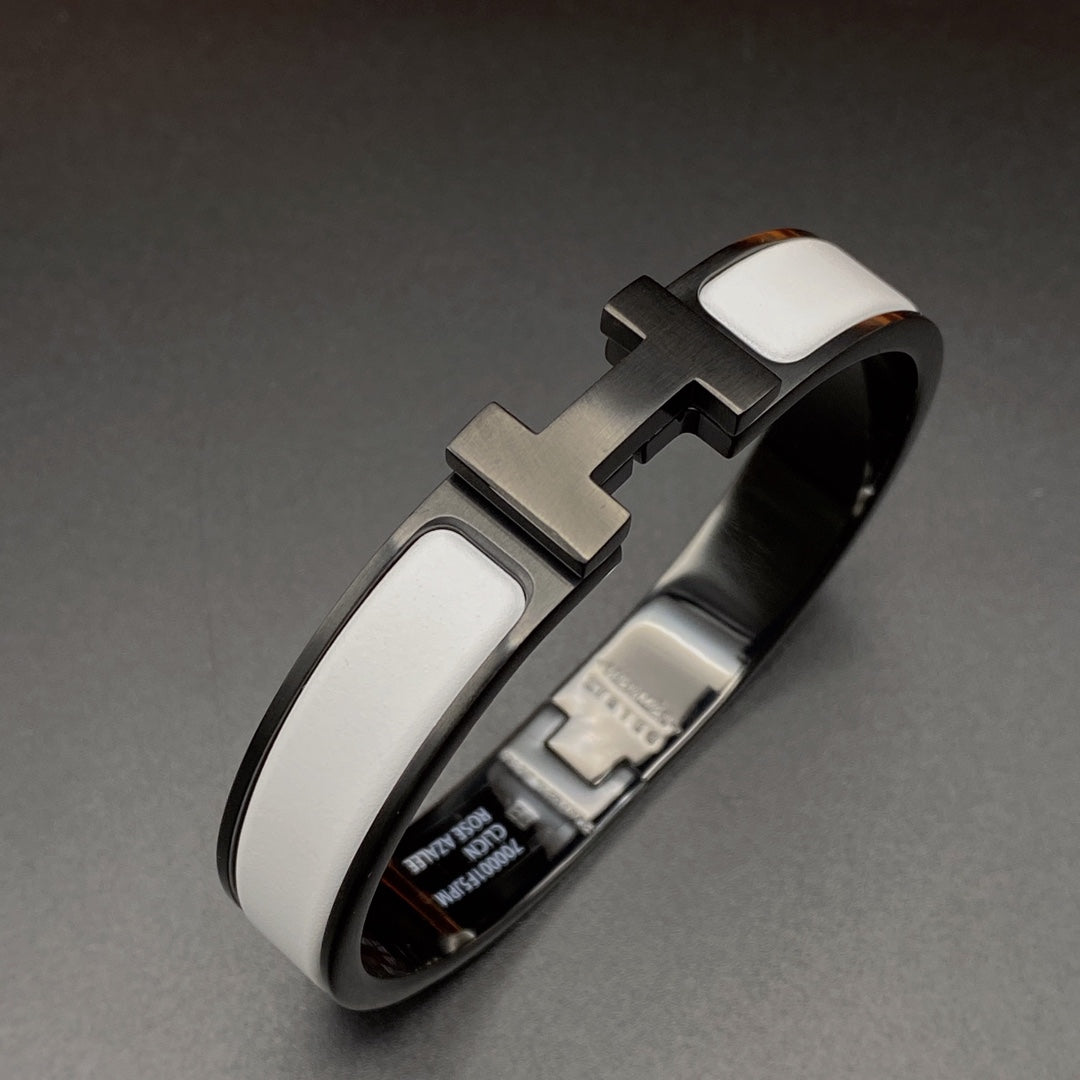 [⭐JeweliWhal]H BRACELET 12MM BLACK WHITE CERAMIC