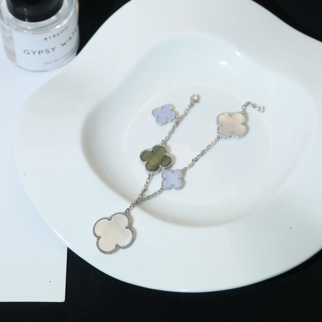 [⭐JeweliWhal]CLOVER BRACELET 5 MOTIFS MOP CHALCEDONY SILVER