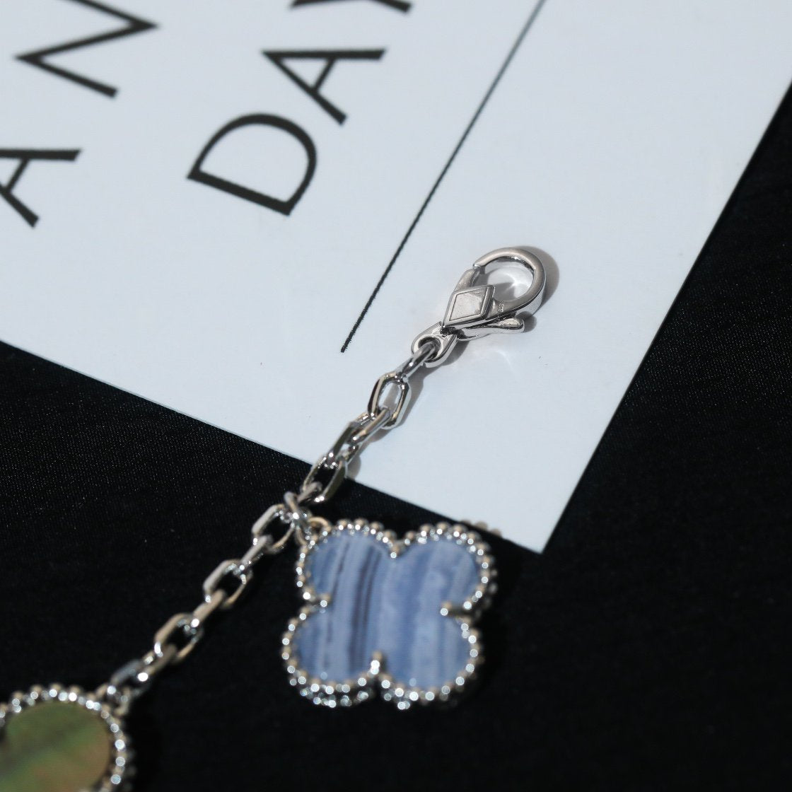 [⭐JeweliWhal]CLOVER BRACELET 5 MOTIFS MOP CHALCEDONY SILVER