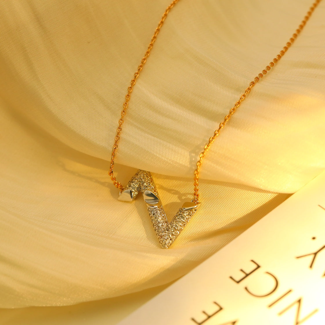 [⭐JeweliWhal]VOLT SILVER DIAMOND PEDANT NECKLACE