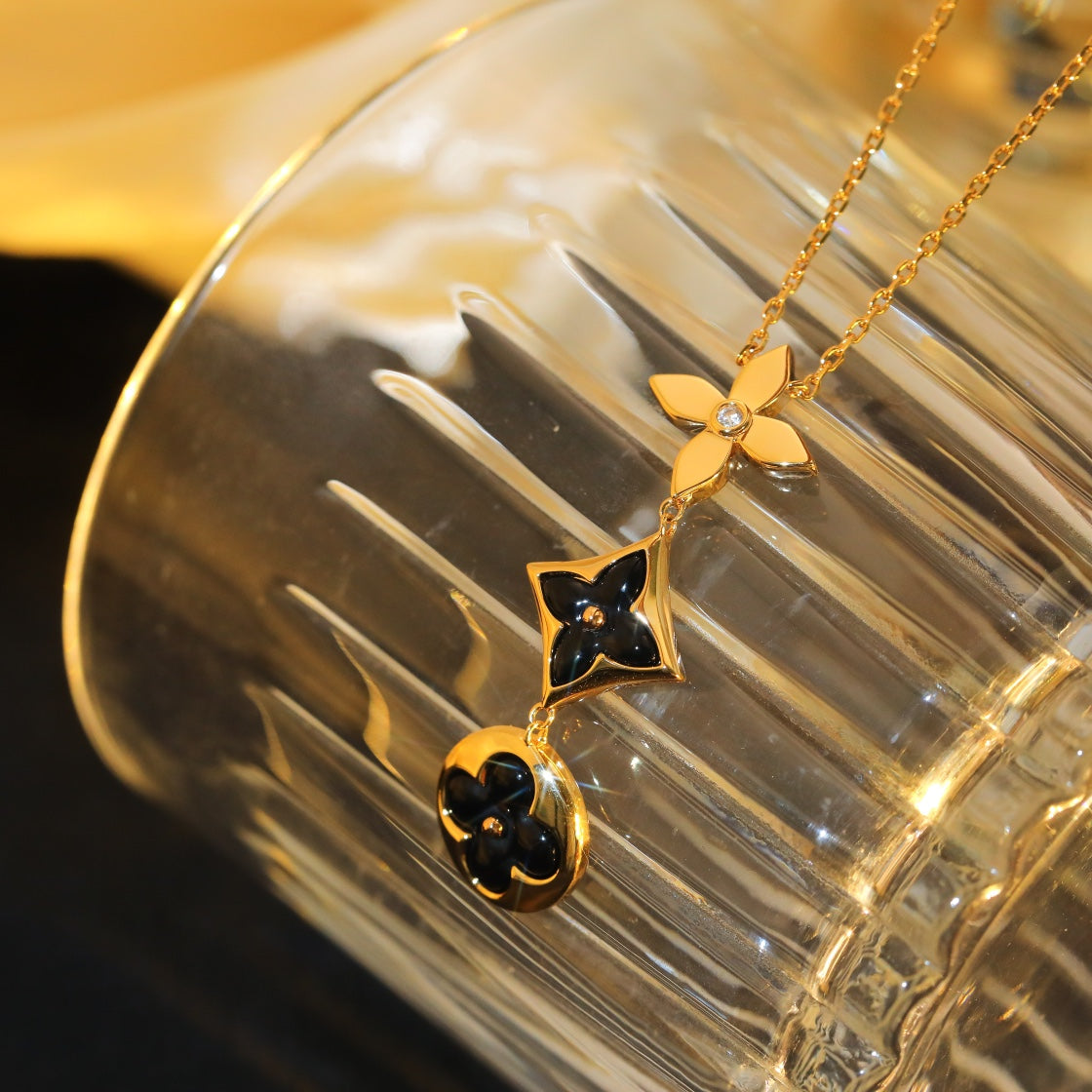 [⭐JeweliWhal]STAR AND SUN ONYX PINK GOLD NECKLACE