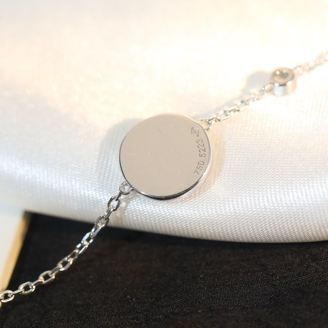 [⭐JeweliWhal]SUN MOTIF PINK MOP SILVER BRACELET