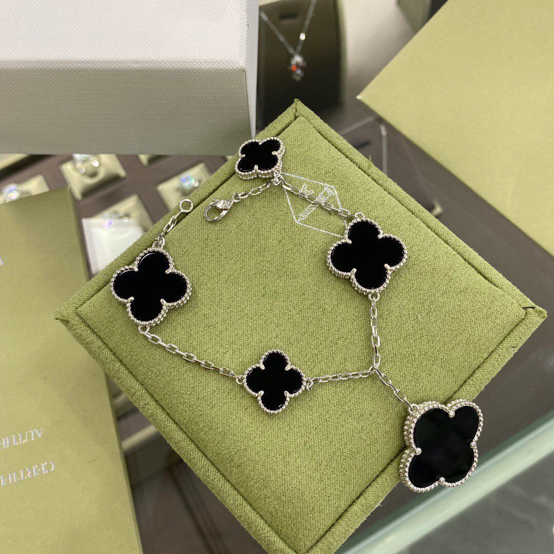 [⭐JeweliWhal]CLOVER 5 MOTIFS SIVLER ONYX BRACELET