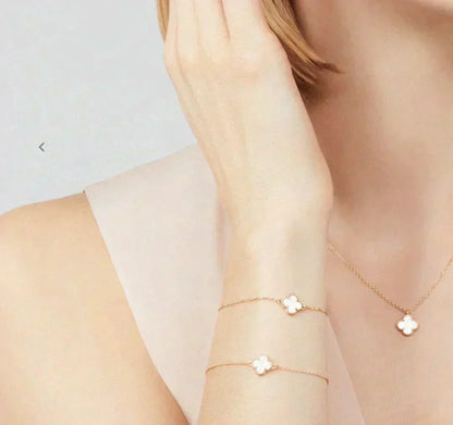 [⭐JeweliWhal]CLOVER MINI 9.5MM WHITE MOTHER-OF-PEARL NECKLACE