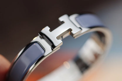 [⭐JeweliWhal]H BRACELET 12MM BLUE GRAY