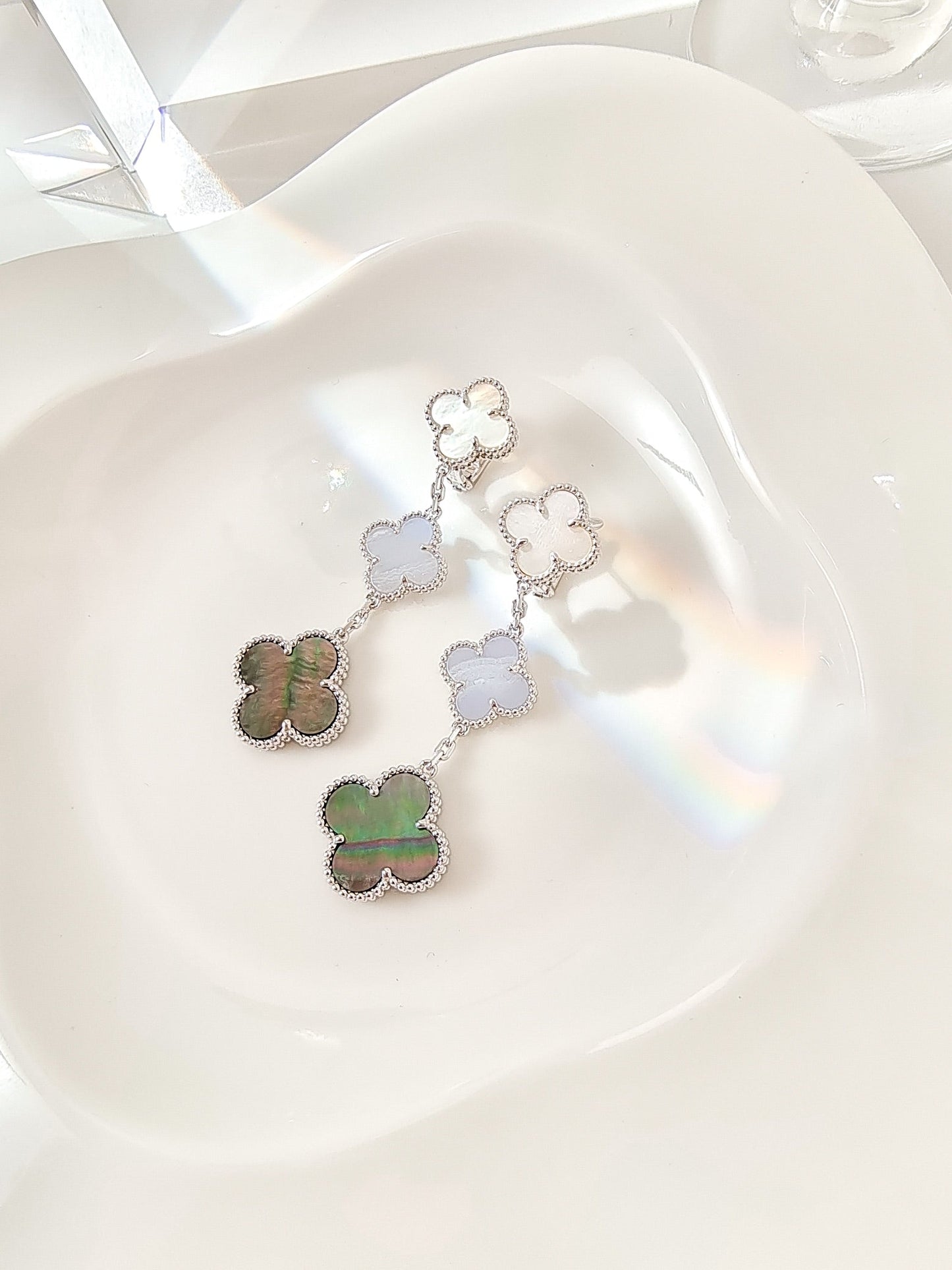 [⭐JeweliWhal]CLOVER 3 MOTIFS CHALCEDONY DARK MOP SILVER EARRINGS