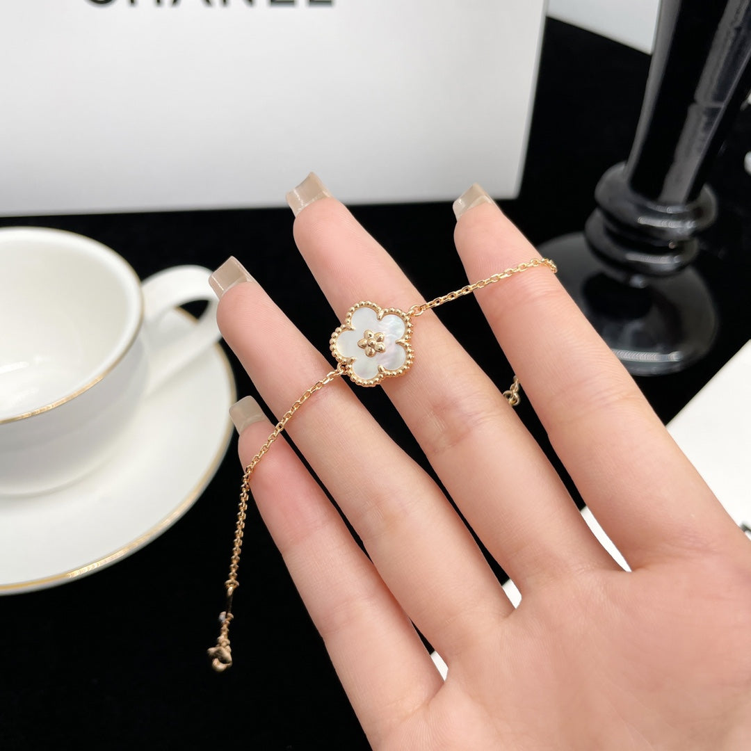 [⭐JeweliWhal]LUCKY SPRING ROSE GOLD MOP BRACELET