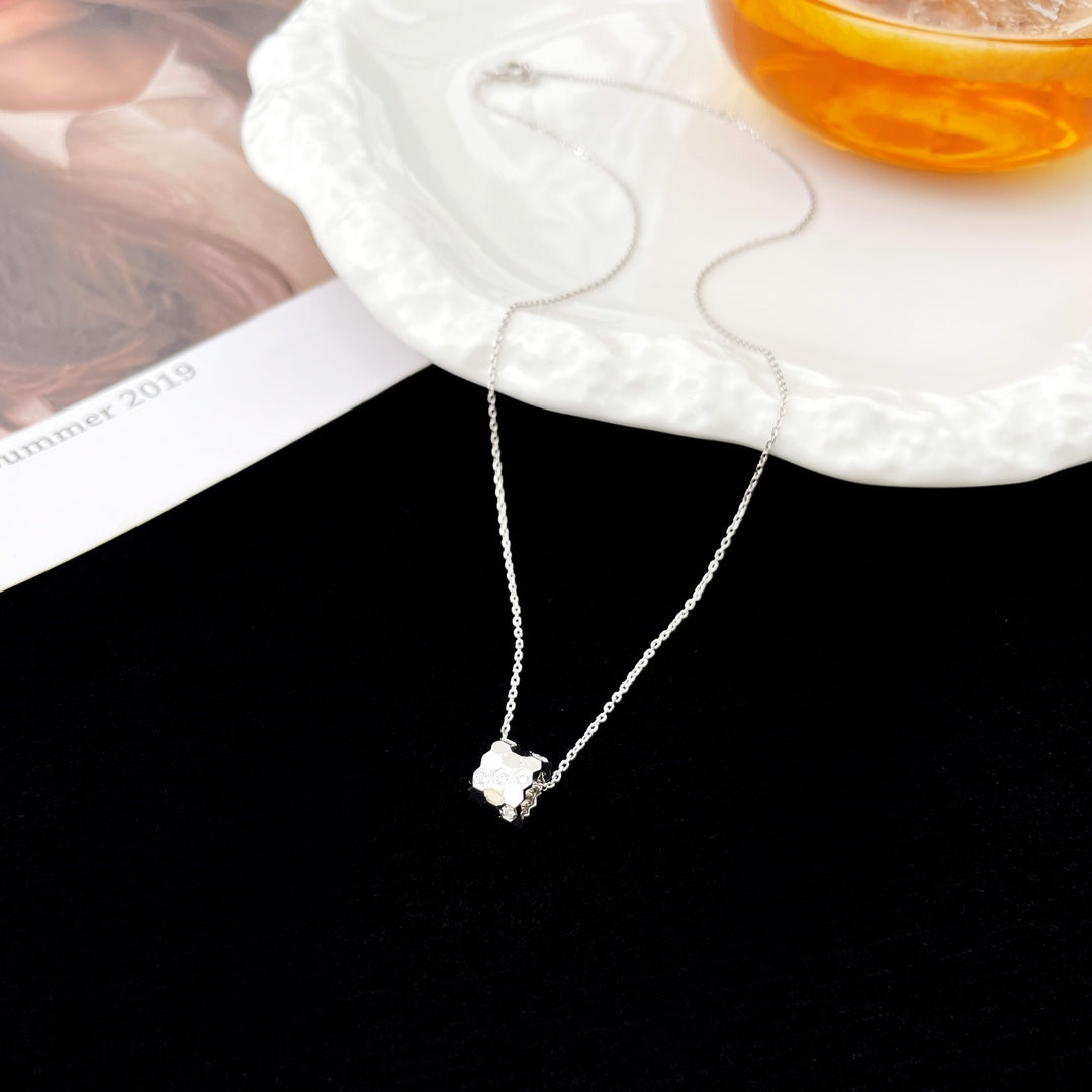 [⭐JeweliWhal]BEE MINI PEDANT DIAMOND NECKLACE