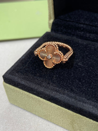 [⭐JeweliWhal]CLOVER RIVERSIBLE ROSE GOLD RING