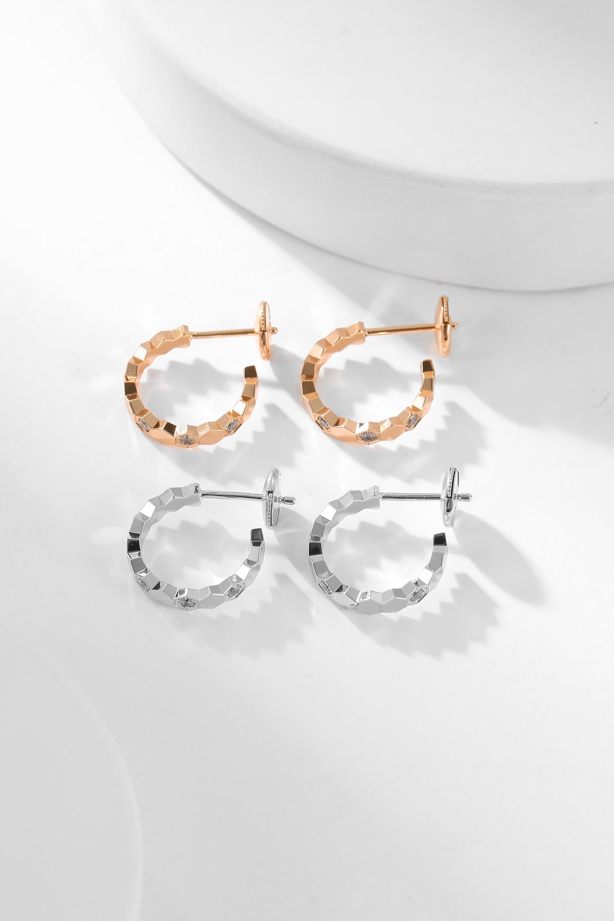 [⭐JeweliWhal]BEE LOVE DIAMOND HOOP EARRINGS