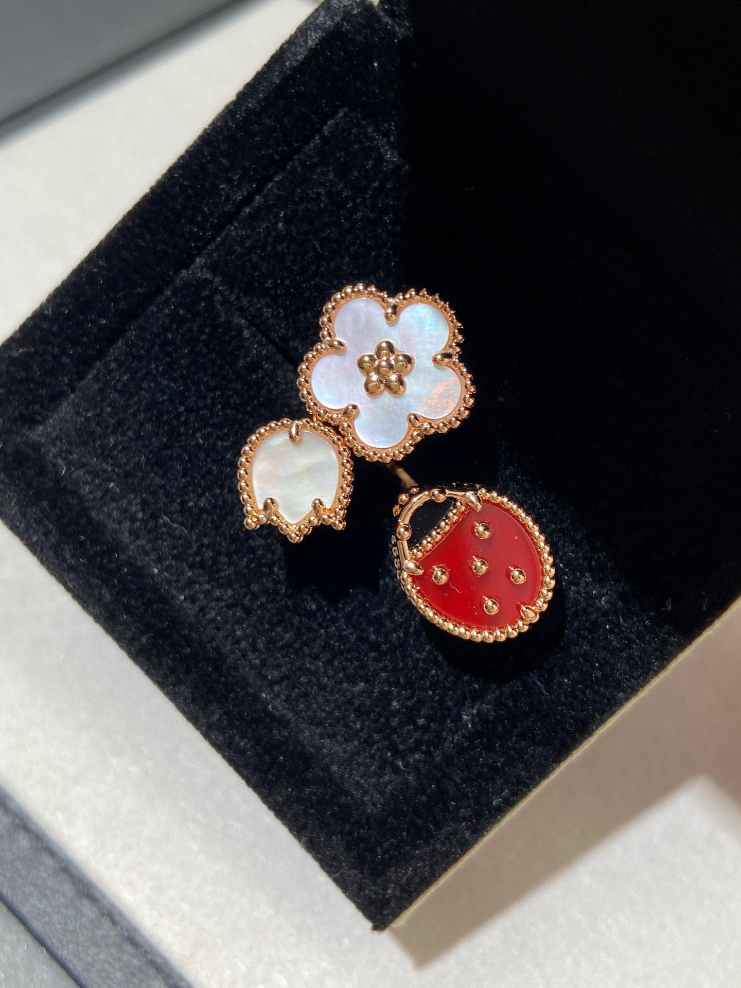 [⭐JeweliWhal]LUCKY 3 MOTIF ROSE GOLD RING
