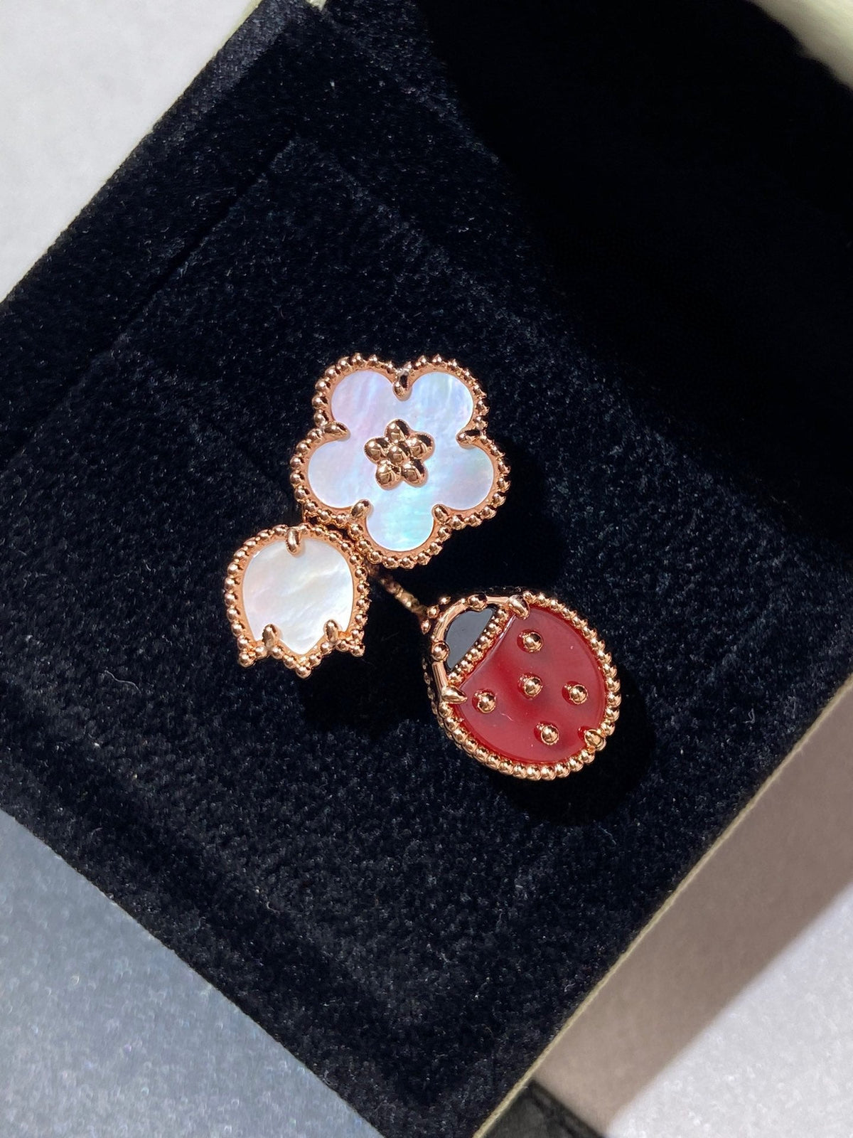 [⭐JeweliWhal]LUCKY 3 MOTIF ROSE GOLD RING