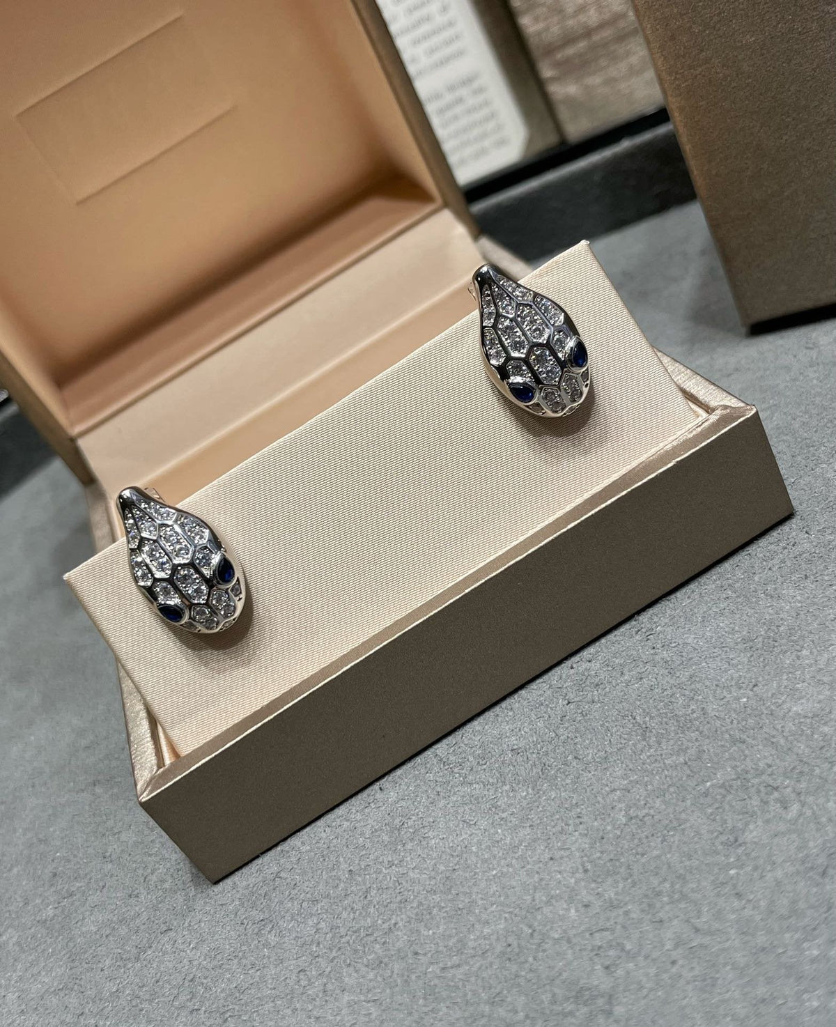 [⭐JeweliWhal]SERPENT DIAMOND STUD EARRINGS