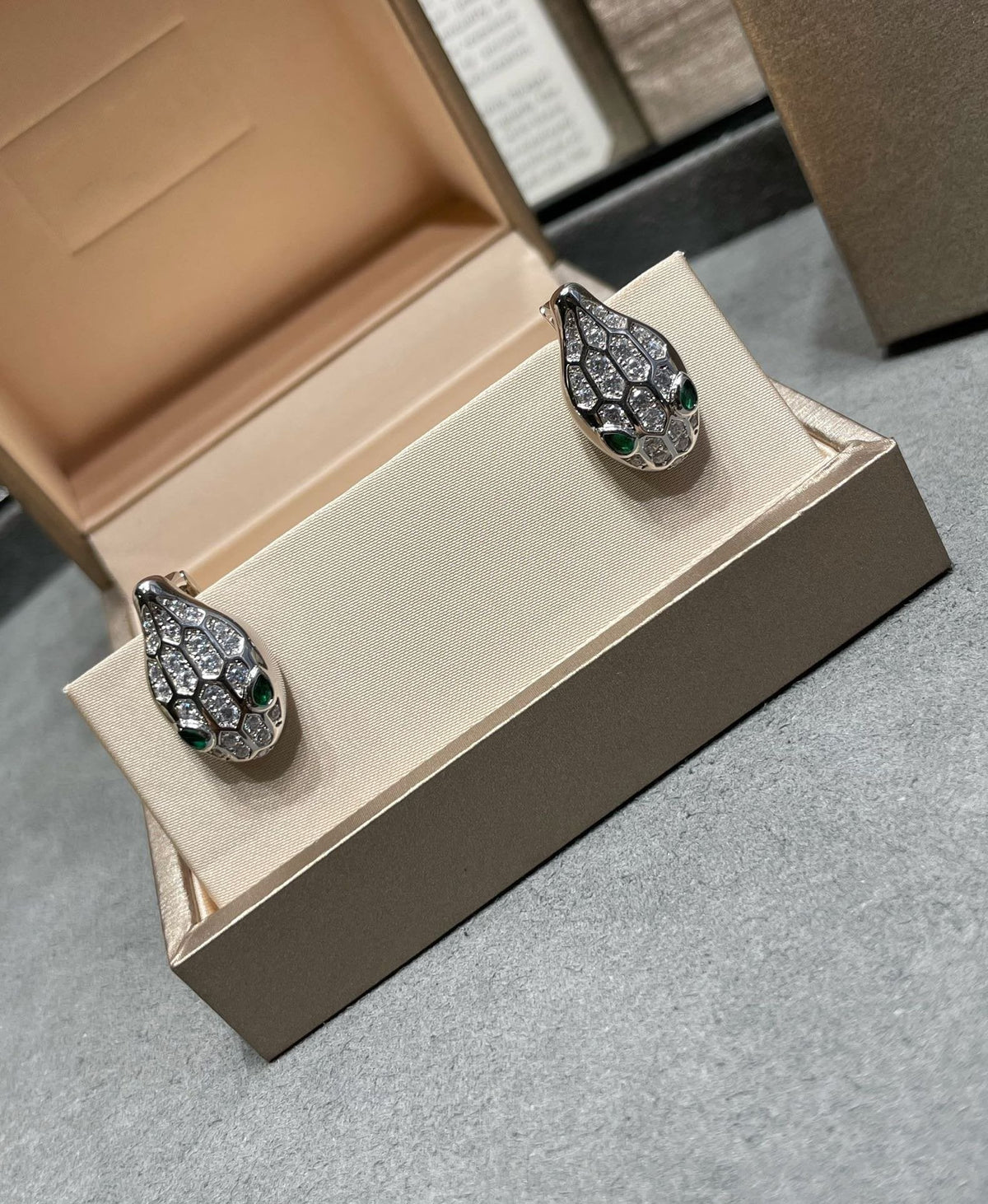 [⭐JeweliWhal]SERPENT DIAMOND STUD EARRINGS