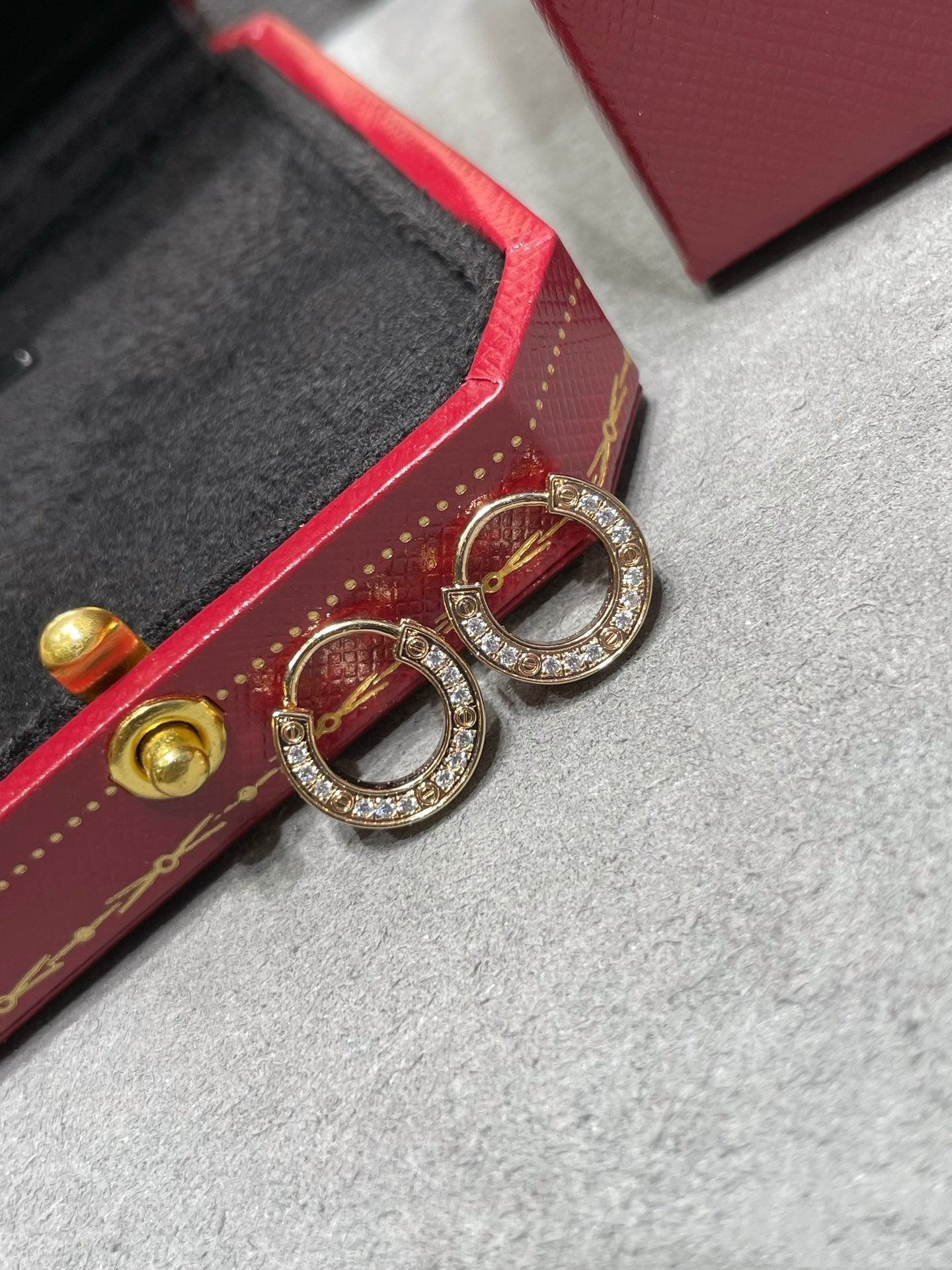[⭐JeweliWhal]LOVE DIAMOND EARRINGS