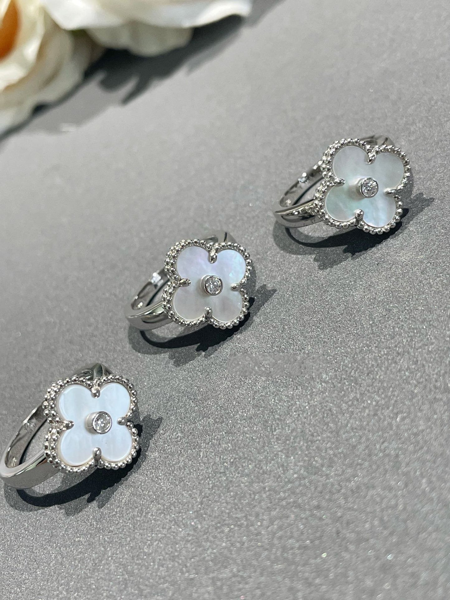 [⭐JeweliWhal]CLOVER SILVER MOP DIAMOND RING