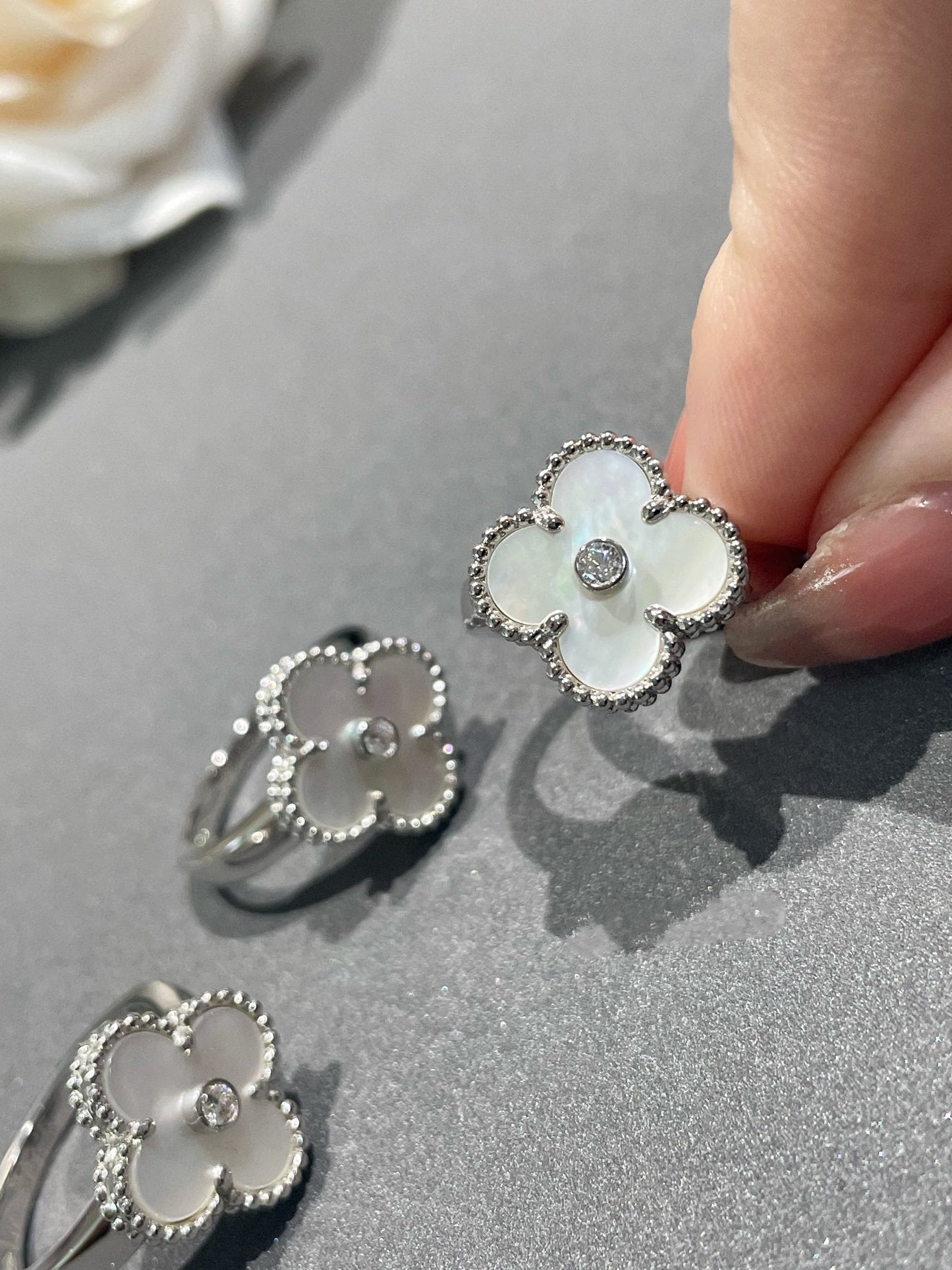 [⭐JeweliWhal]CLOVER SILVER MOP DIAMOND RING