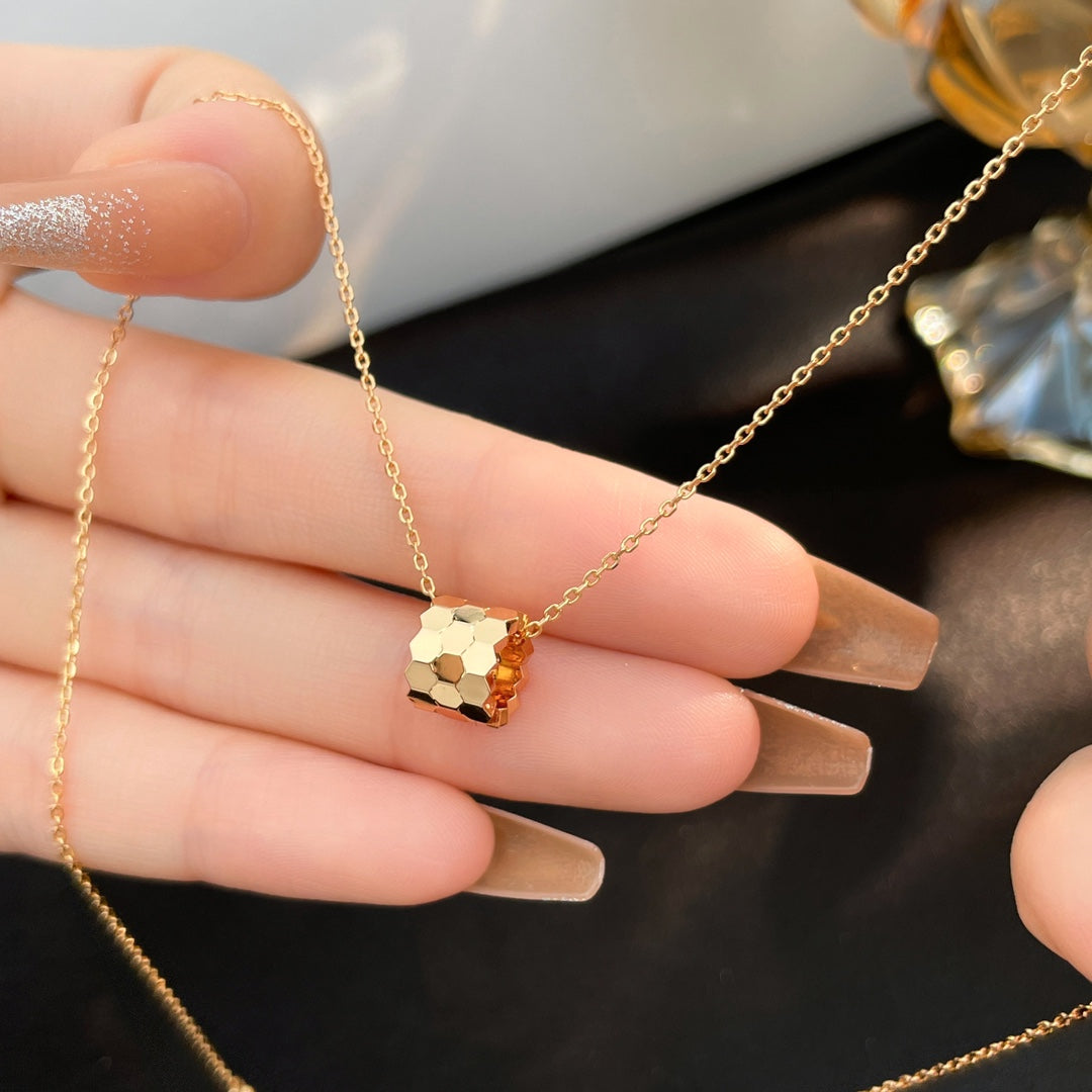 [⭐JeweliWhal]BEE MINI NECKLACE