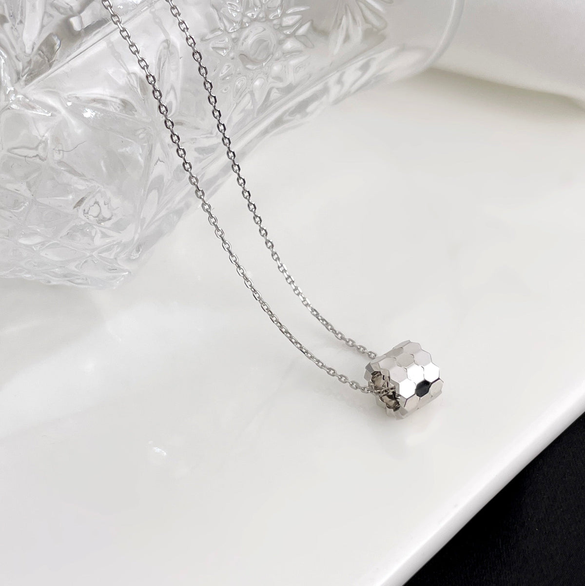 [⭐JeweliWhal]BEE MINI NECKLACE
