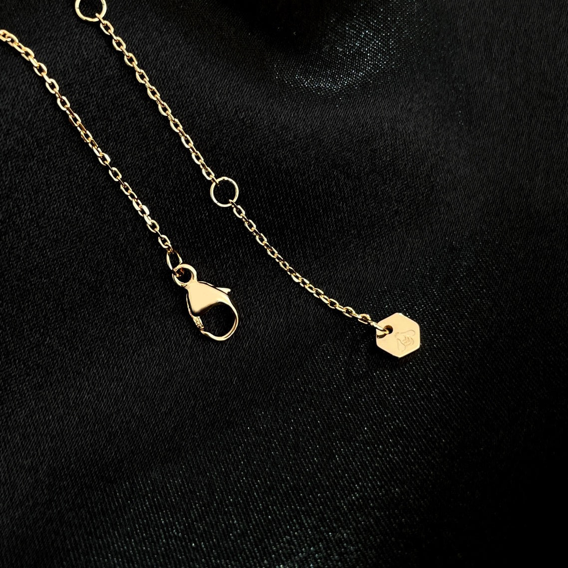 [⭐JeweliWhal]BEE MINI NECKLACE