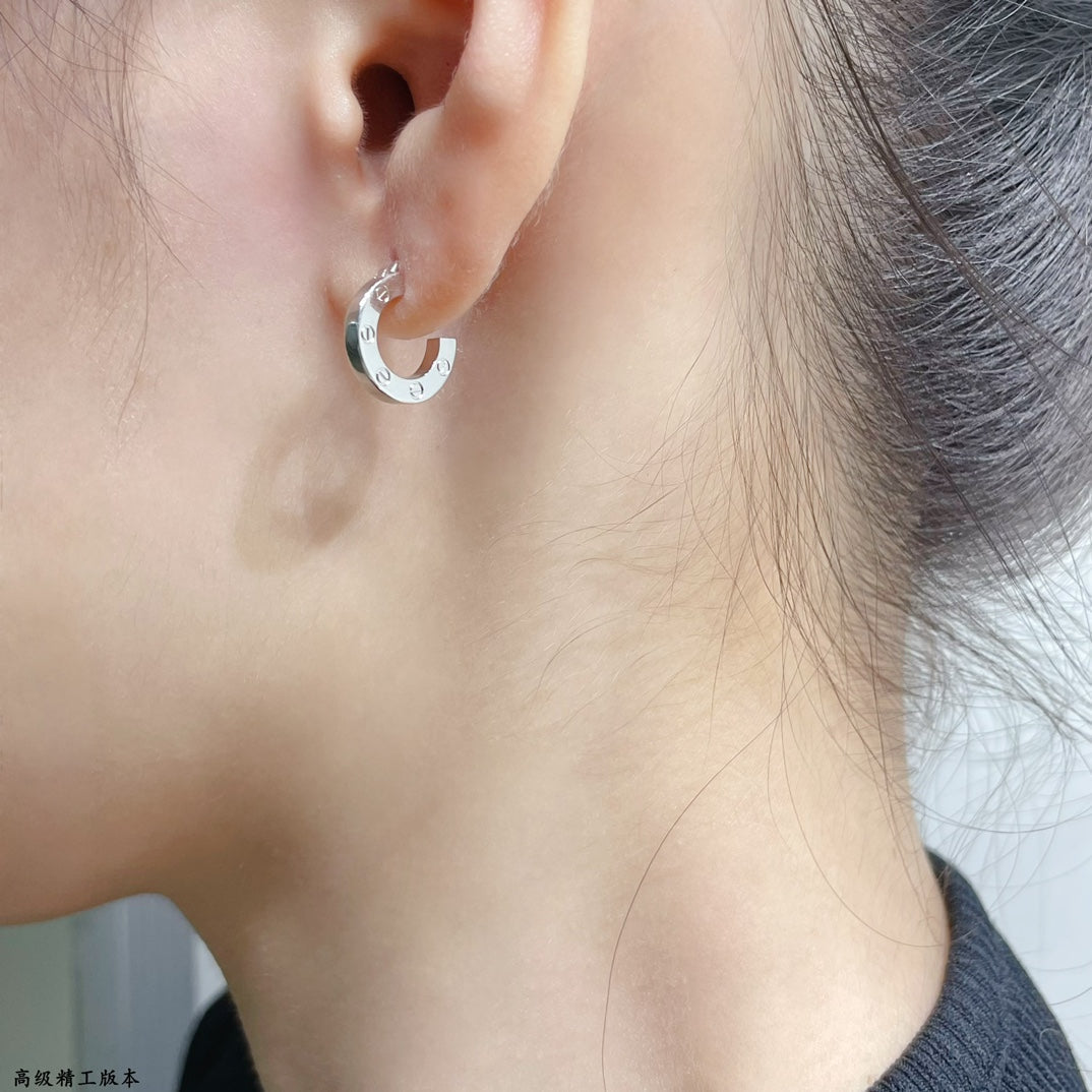 [⭐JeweliWhal]LOVE MINI EARRINGS